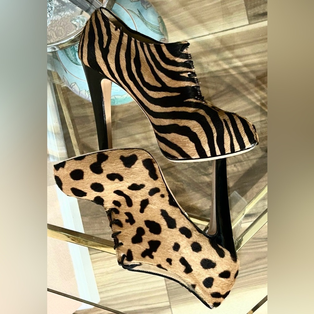 Charlotte Olympia Calf Hair Leopard Zebra Print Lace-Up Heels Size 37 - Picture 10 of 16